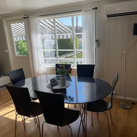 Koselig Hus Med 4 Soverom 7 Min Gange Fra Sentrum Hotel Gjøvik