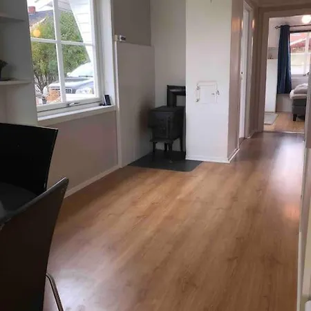 Koselig Hus Med 4 Soverom 7 Min Gange Fra Sentrum